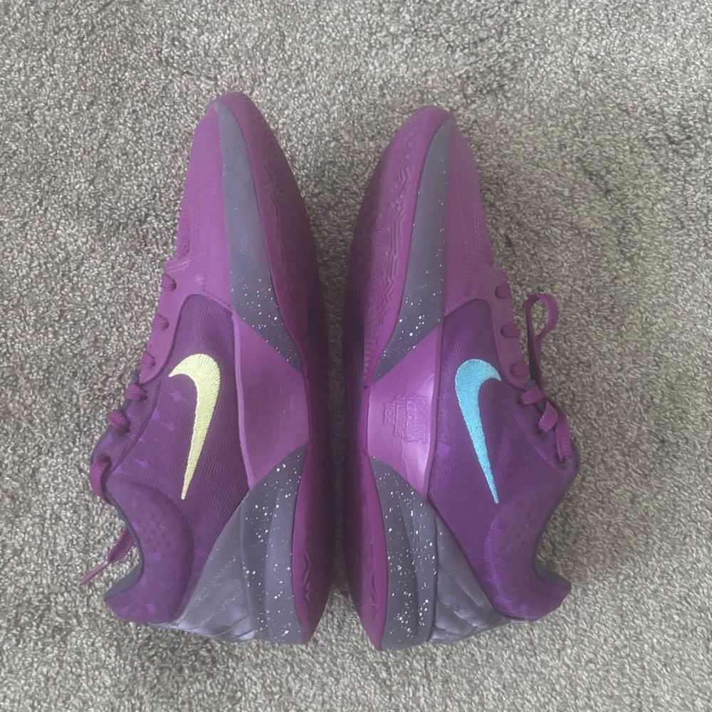 Nike Mens Purple Athletic Shoes
